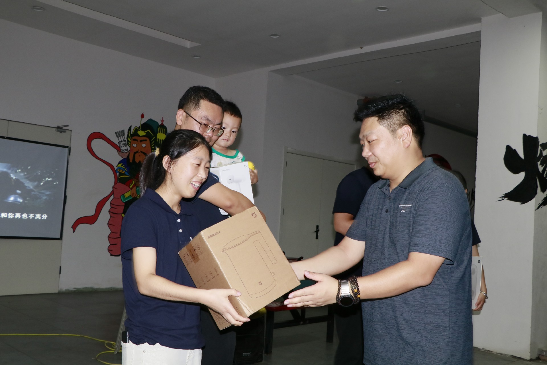 逐梦八载 向Xin而行 | 悦动时刻科技集团八周年团建
